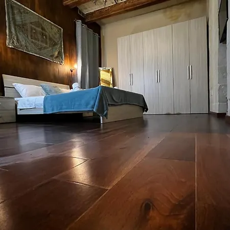 De Rohan Townhouse 38 *