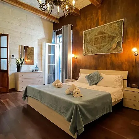 De Rohan Townhouse 38 *