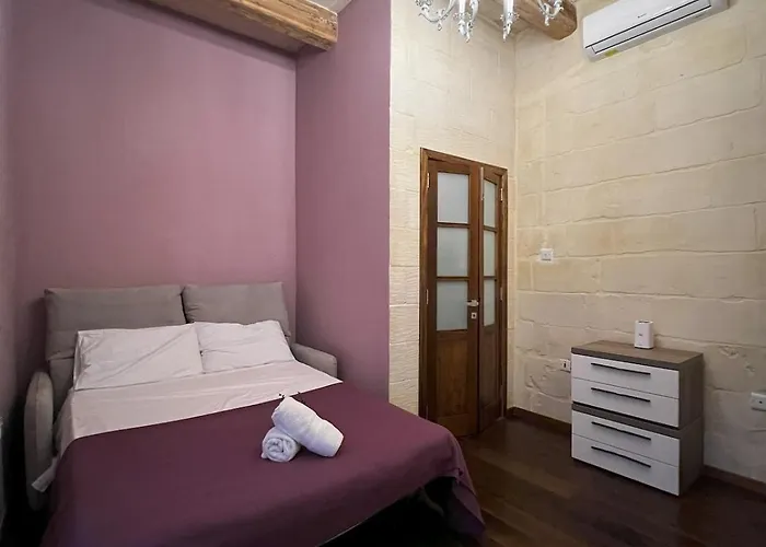 De Rohan Townhouse 38 *