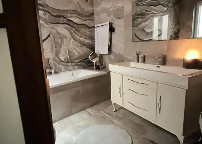 De Rohan Townhouse 38 *