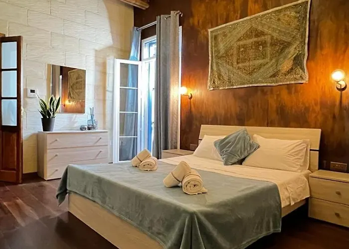 De Rohan Townhouse 38 *